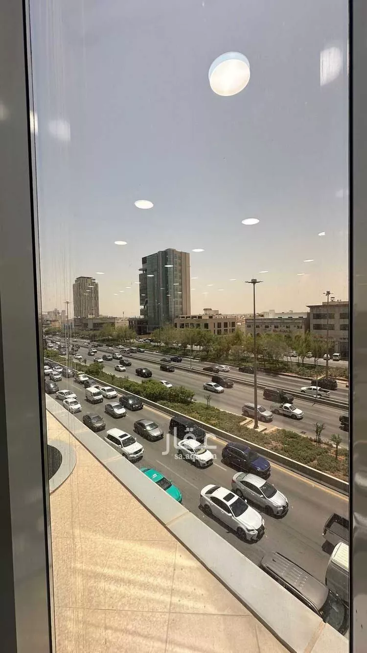 مكتب تجاري للإيجار في شارع طريق الملك فهد الفرعي, حي الصحافة, مدينة الرياض, منطقة الرياض 7