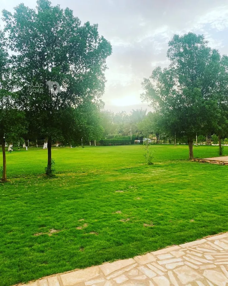 Farm for Sale in Al Muzahimiyah Al GhatGhat