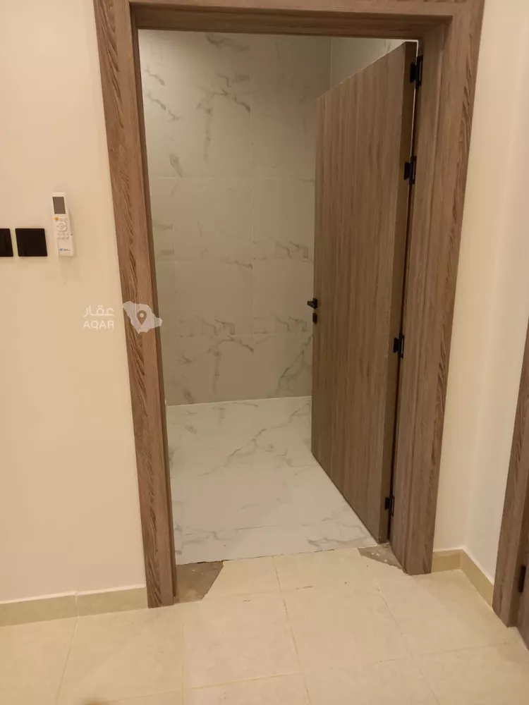 فيلا للبيع في شارع سكاكا, حي العليا, مدينة الرياض, منطقة الرياض 11