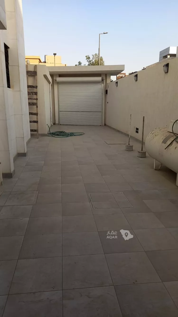فيلا للبيع في شارع سكاكا, حي العليا, مدينة الرياض, منطقة الرياض 12