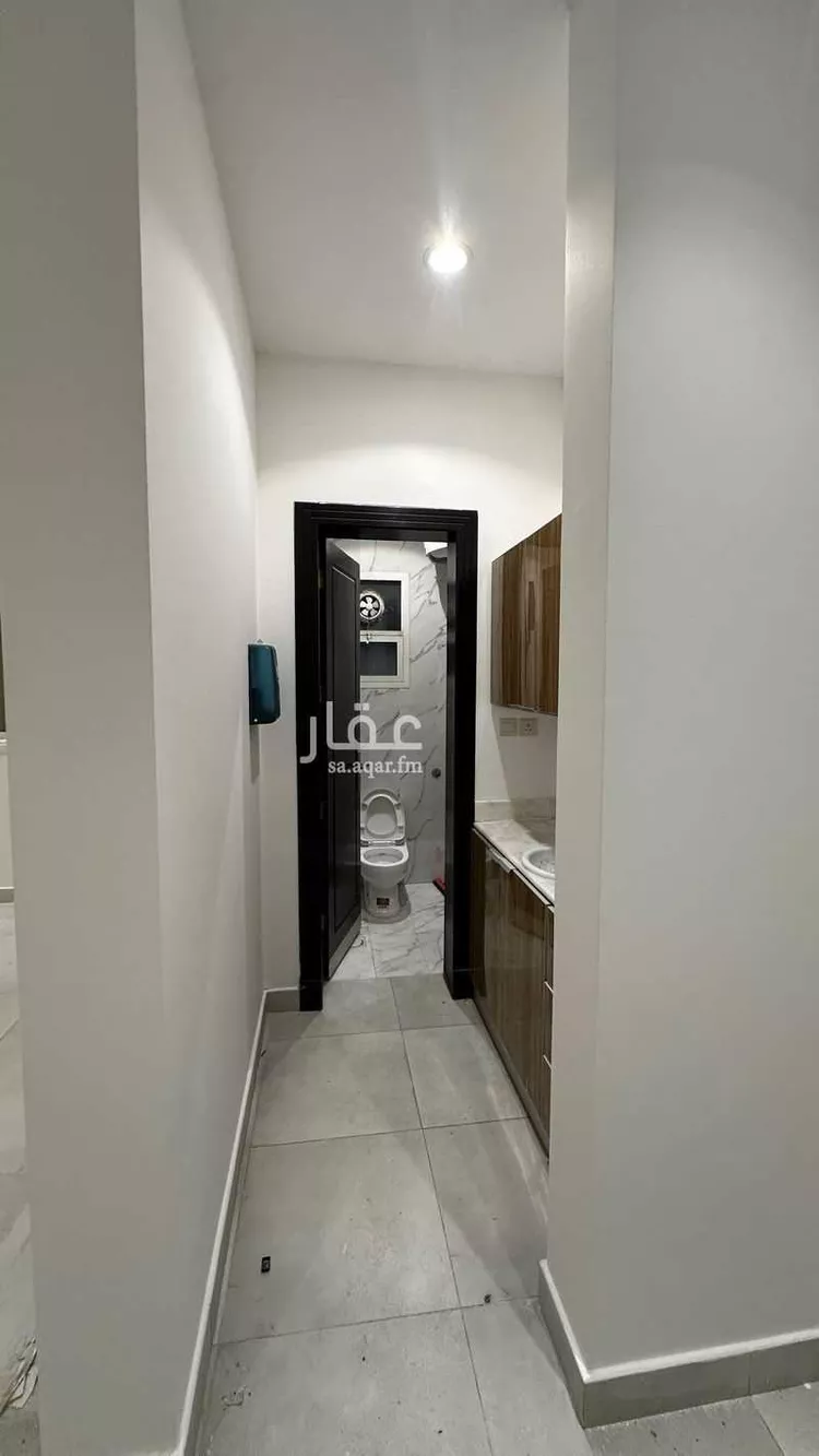 مكتب تجاري للإيجار في شارع ابي بكر الصديق الفرعي, حي الربيع, مدينة الرياض, منطقة الرياض صورة 4