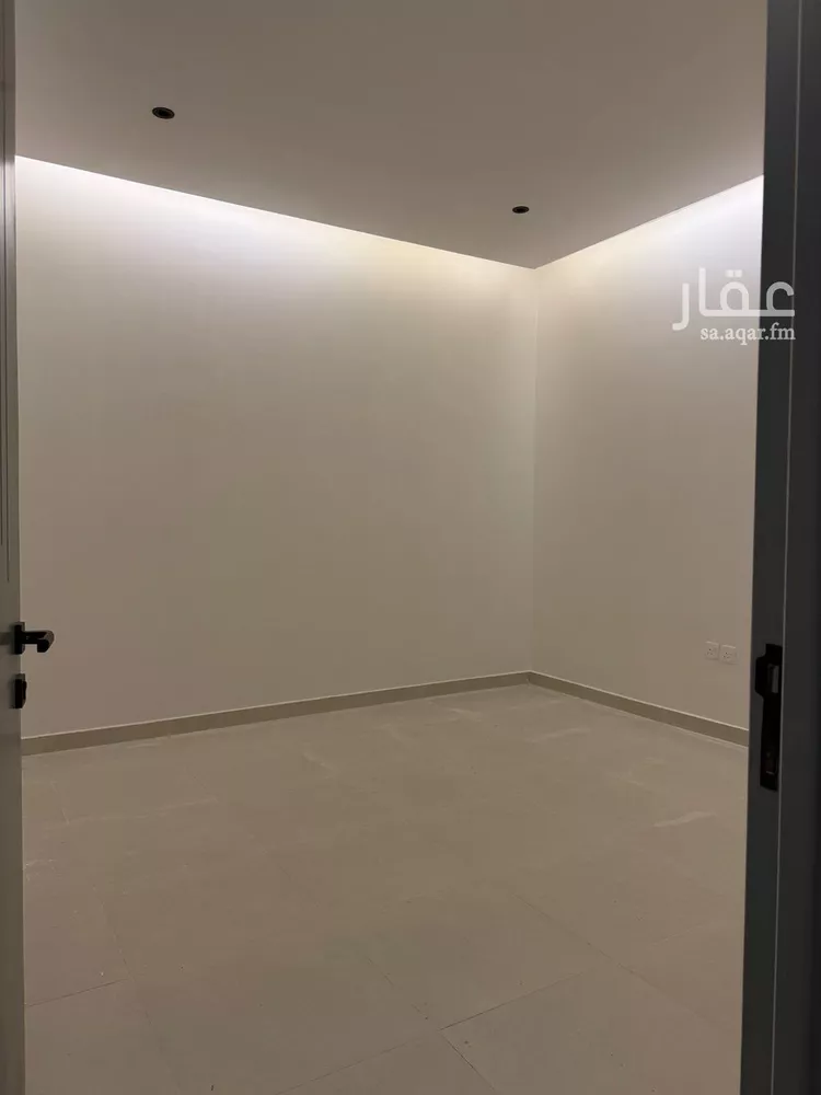 فيلا للبيع في شارع عكاظ, حي عكاظ, مدينة الرياض, منطقة الرياض صورة 4
