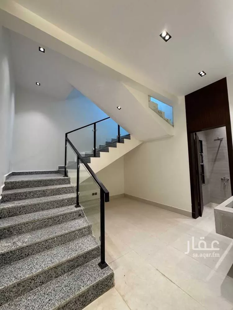 فيلا للبيع في شارع الخزرج, حي ديراب, مدينة الرياض, منطقة الرياض صورة 2