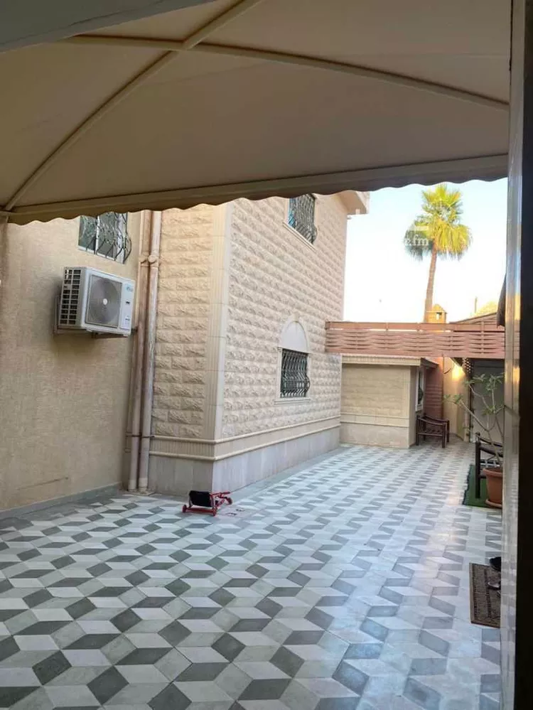 فيلا للبيع في شارع المحنا, حي الملك فيصل, مدينة الرياض, منطقة الرياض 16