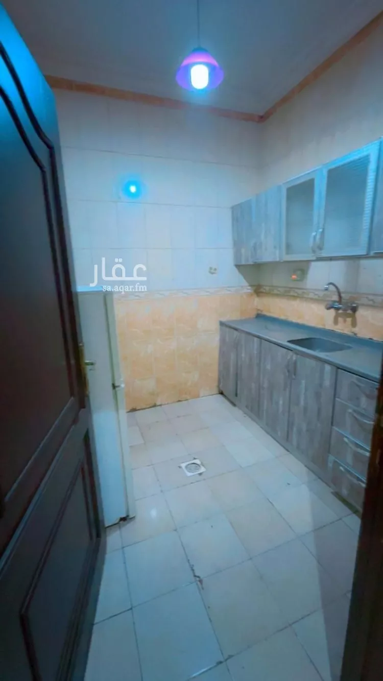 شقة للإيجار في شارع عبدالرحمن ابن احمد السديري, حي السلامة, مدينة جدة, منطقة مكة المكرمة