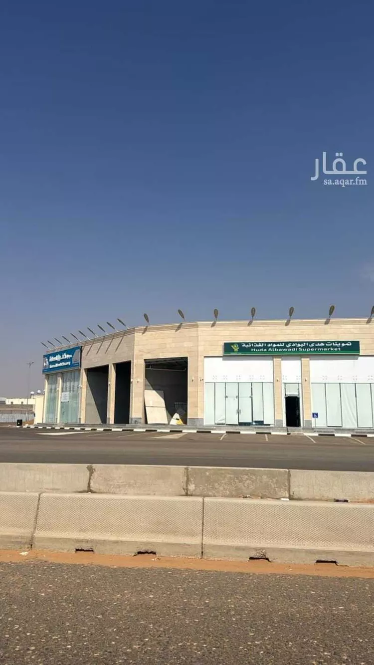 محل للإيجار في شارع إبراهيم الخليل ، حي الشفا ، تبوك ، منطقة تبوك صورة 3