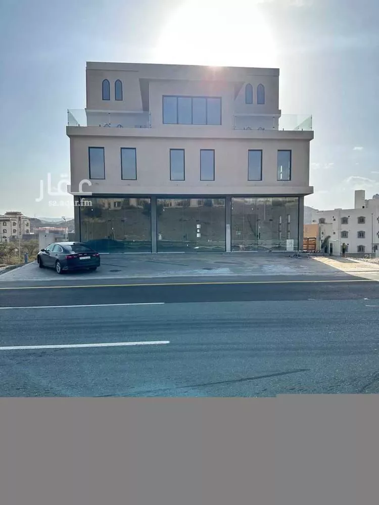 عمارة للإيجار في شارع طريق الملك فهد, حي الشروق, مدينة الباحة, منطقة الباحة