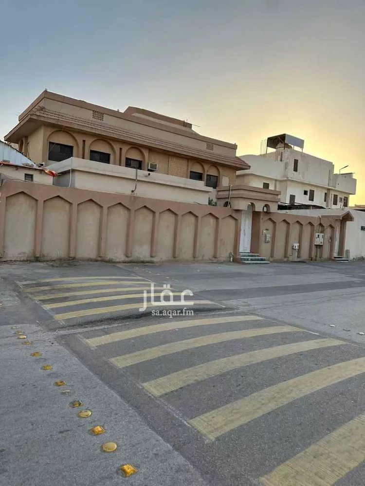 فيلا للبيع في شارع الشرفيه, حي بدر, مدينة الرياض, منطقة الرياض صورة 2