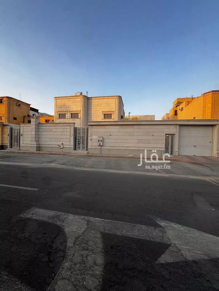 فيلا للبيع في شارع سعيد بن بيشان, حي بدر, مدينة الرياض, منطقة الرياض صورة 3