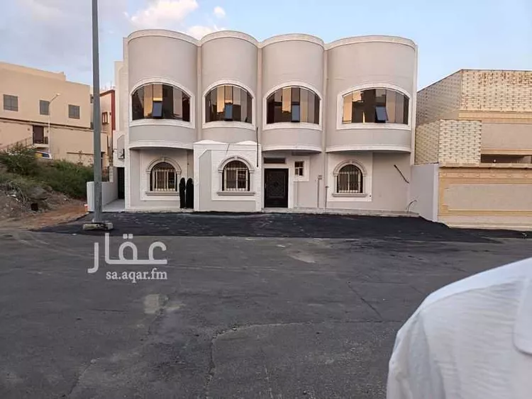 عمارة للبيع في شارع 40 البديع, حي البديع, مدينة ابها, منطقة عسير صورة 2