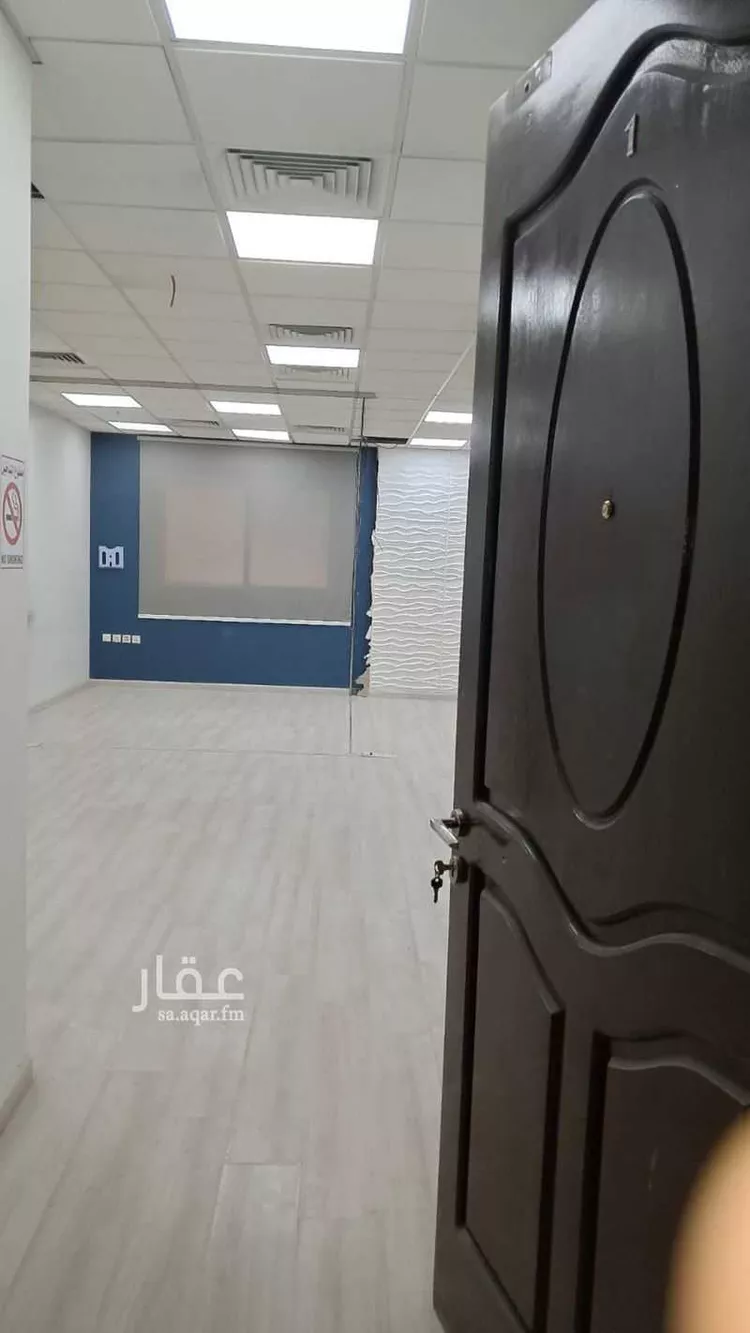 مكتب تجاري للإيجار في شارع صلاح الدين الايوبي, حي الملك عبدالعزيز, مدينة الرياض, منطقة الرياض صورة 4