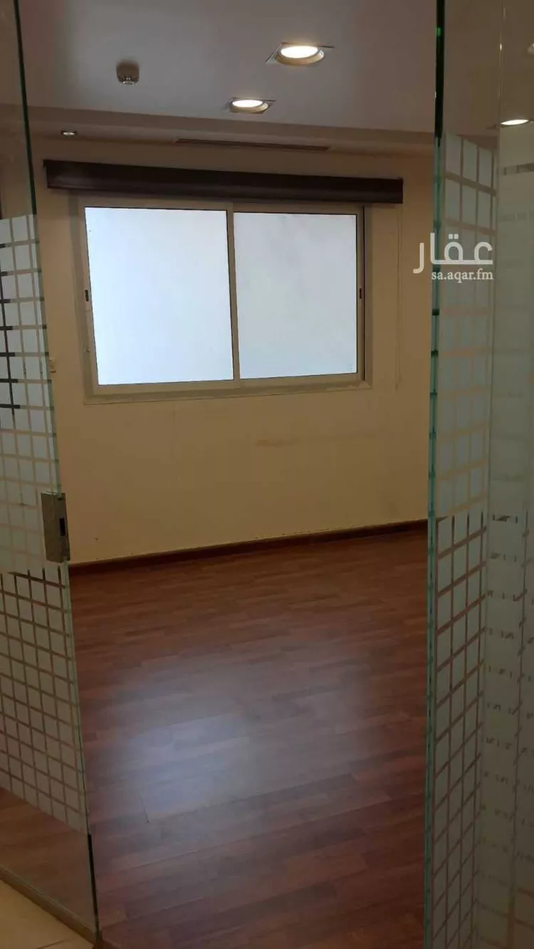 مكتب تجاري للإيجار في شارع صلاح الدين الايوبي, حي الملك عبدالعزيز, مدينة الرياض, منطقة الرياض صورة 3