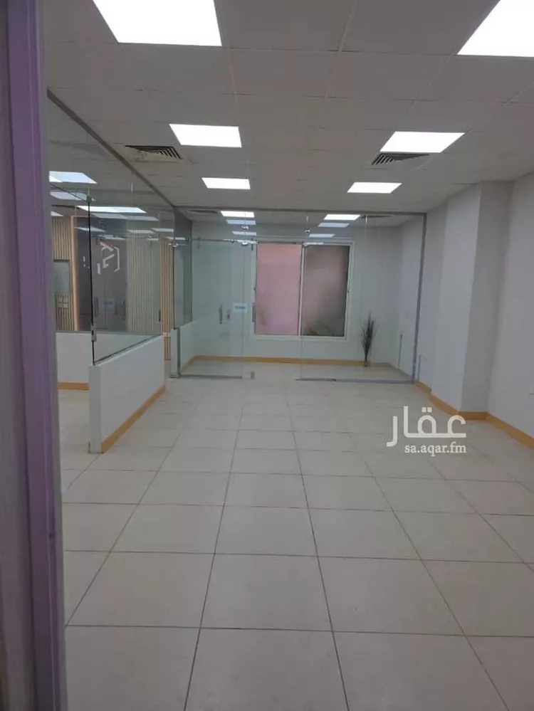 مكتب تجاري للإيجار في شارع الملك عبدالعزيز, حي السليمانية, مدينة الرياض, منطقة الرياض