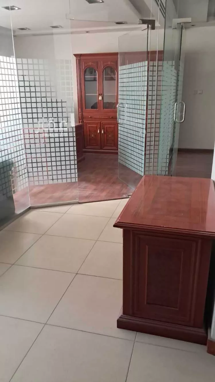 مكتب تجاري للإيجار في شارع صلاح الدين الايوبي, حي الملك عبدالعزيز, مدينة الرياض, منطقة الرياض صورة 4