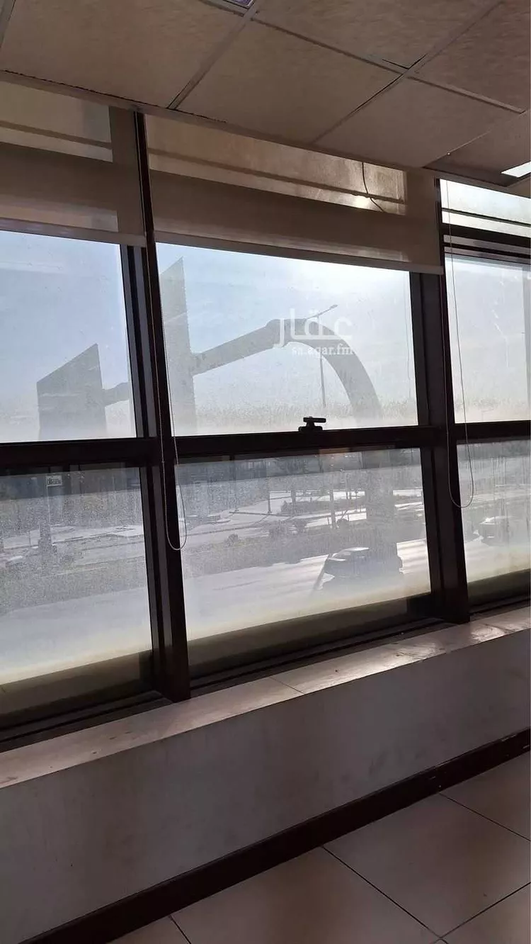 مكتب تجاري للإيجار في شارع صلاح الدين الايوبي, حي الملك عبدالعزيز, مدينة الرياض, منطقة الرياض صورة 4