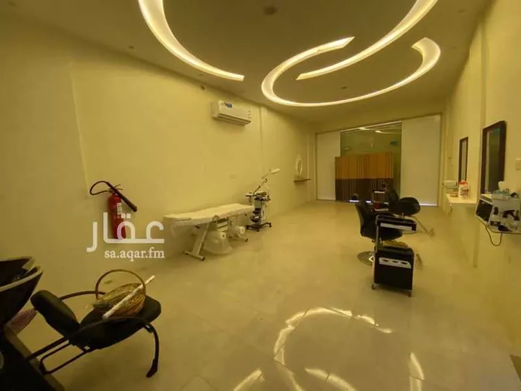 محل للإيجار في شارع عقبة بن عامر ، حي الريان ، تبوك ، منطقة تبوك