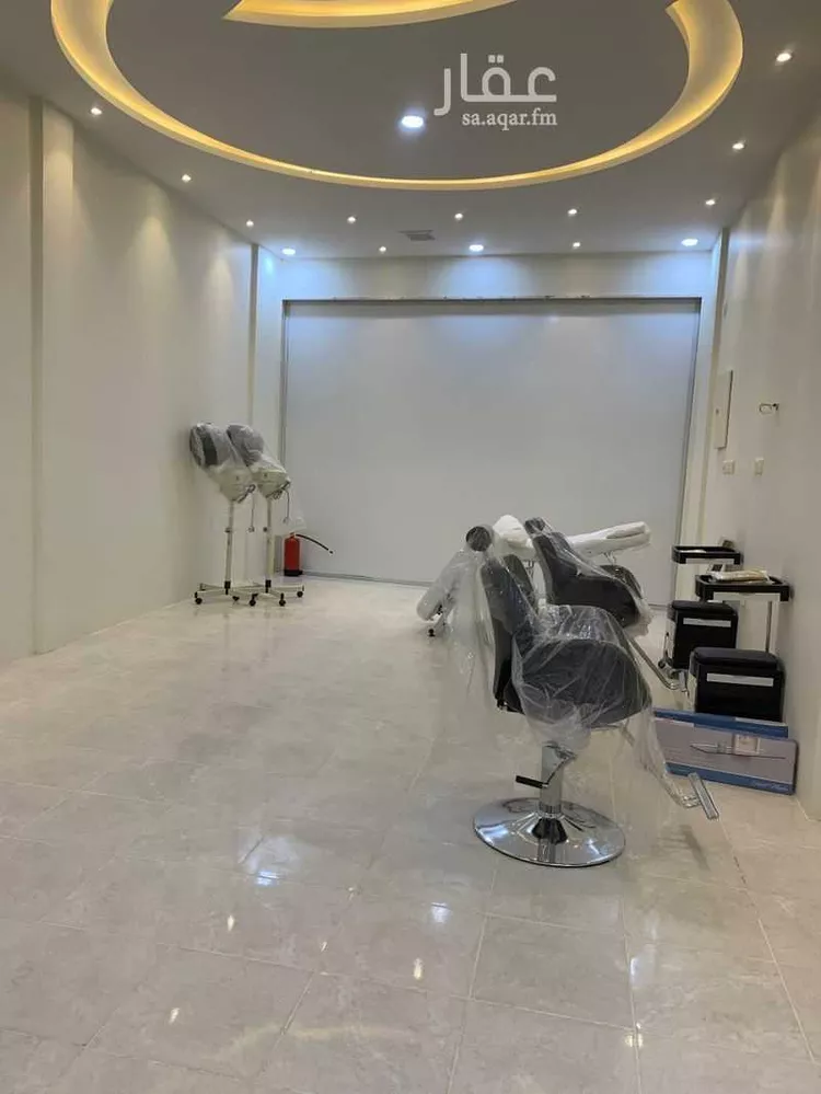 محل للإيجار في شارع عقبة بن عامر ، حي الريان ، تبوك ، منطقة تبوك صورة 3