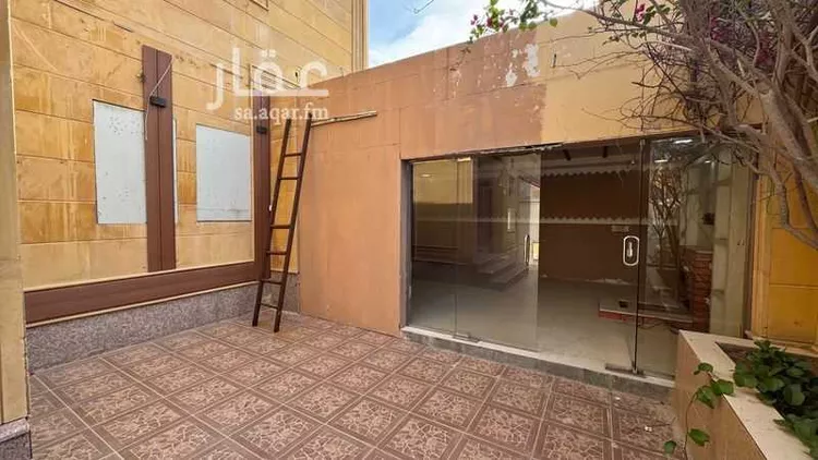 فيلا للإيجار في شارع البطحاء, حي الدانة الشمالية, مدينة الظهران, المنطقة الشرقية 1 صورة