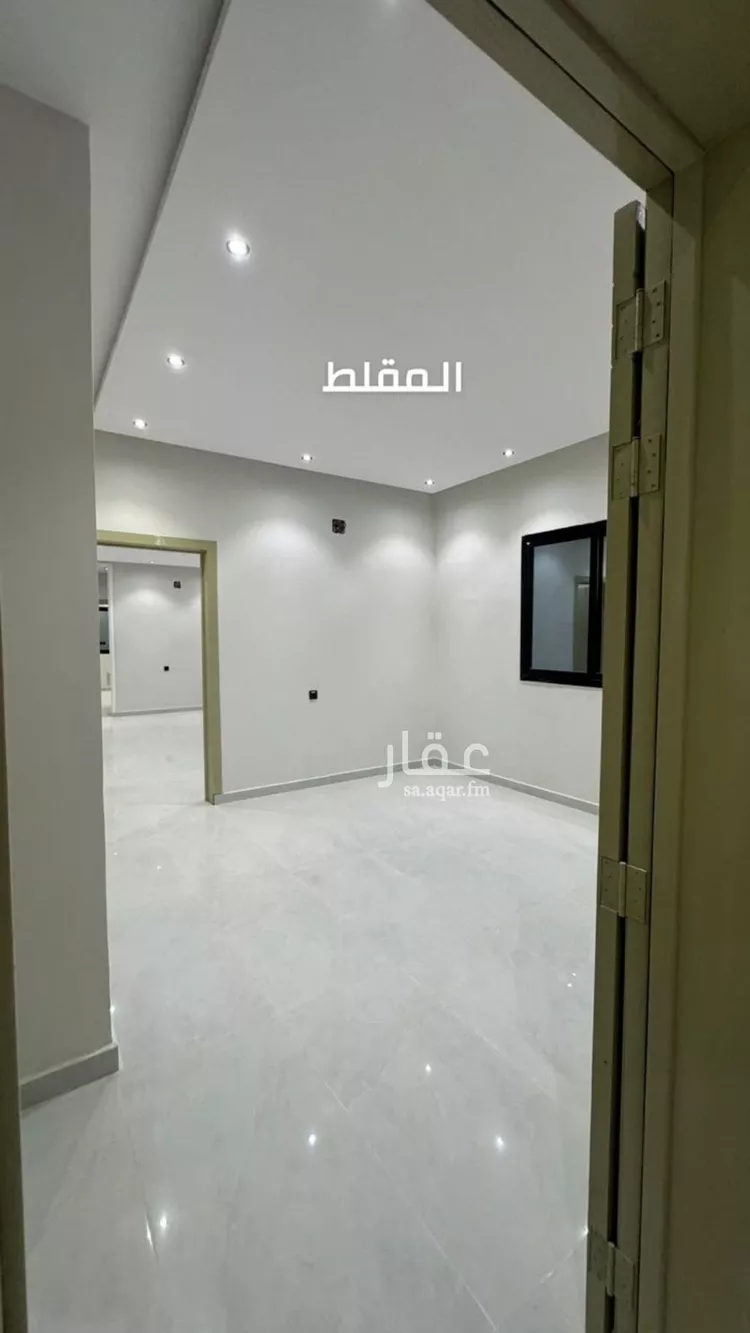 Floor for Rent in Riyadh Al Janadriyah صورة 3