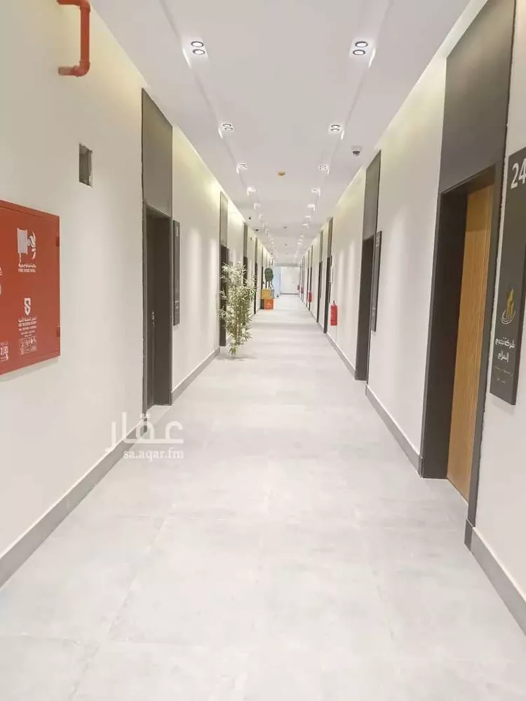 مكتب تجاري للإيجار في شارع طريق الثمامة, حي المونسية, مدينة الرياض, منطقة الرياض صورة 2