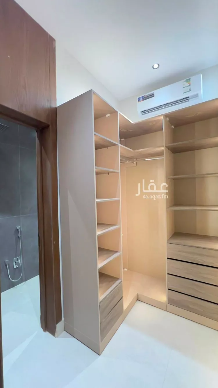 فيلا للبيع في شارع إسماعيل القيسي, حي عكاظ, مدينة الرياض, منطقة الرياض صورة 4
