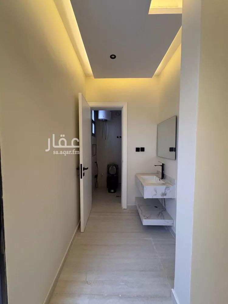 فيلا للبيع في شارع اللوزة, حي الحزم, مدينة الرياض, منطقة الرياض 8