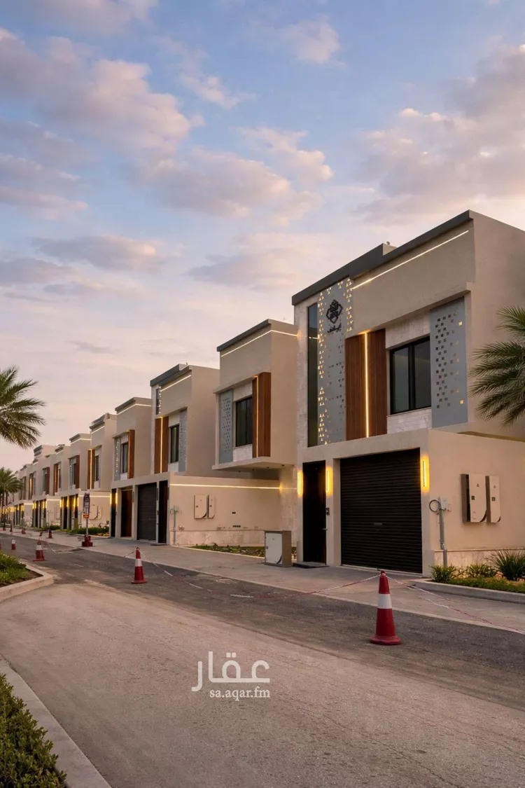 دور للبيع في شارع نجم الدين الايوبي, حي طويق, مدينة الرياض, منطقة الرياض 1 صورة