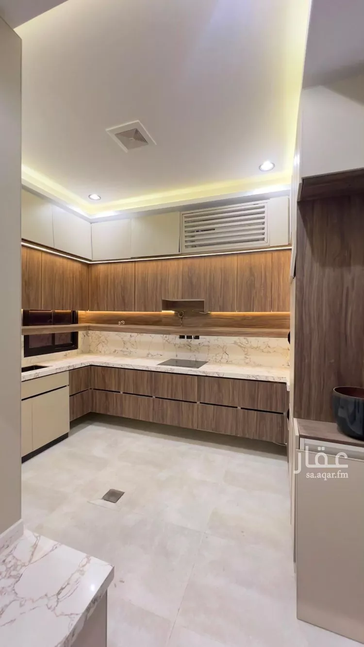 Floor for Sale in Riyadh Okaz 14
