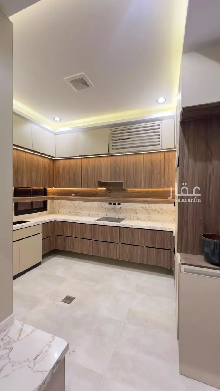 فيلا للبيع في شارع إسماعيل القيسي, حي عكاظ, مدينة الرياض, منطقة الرياض صورة 3