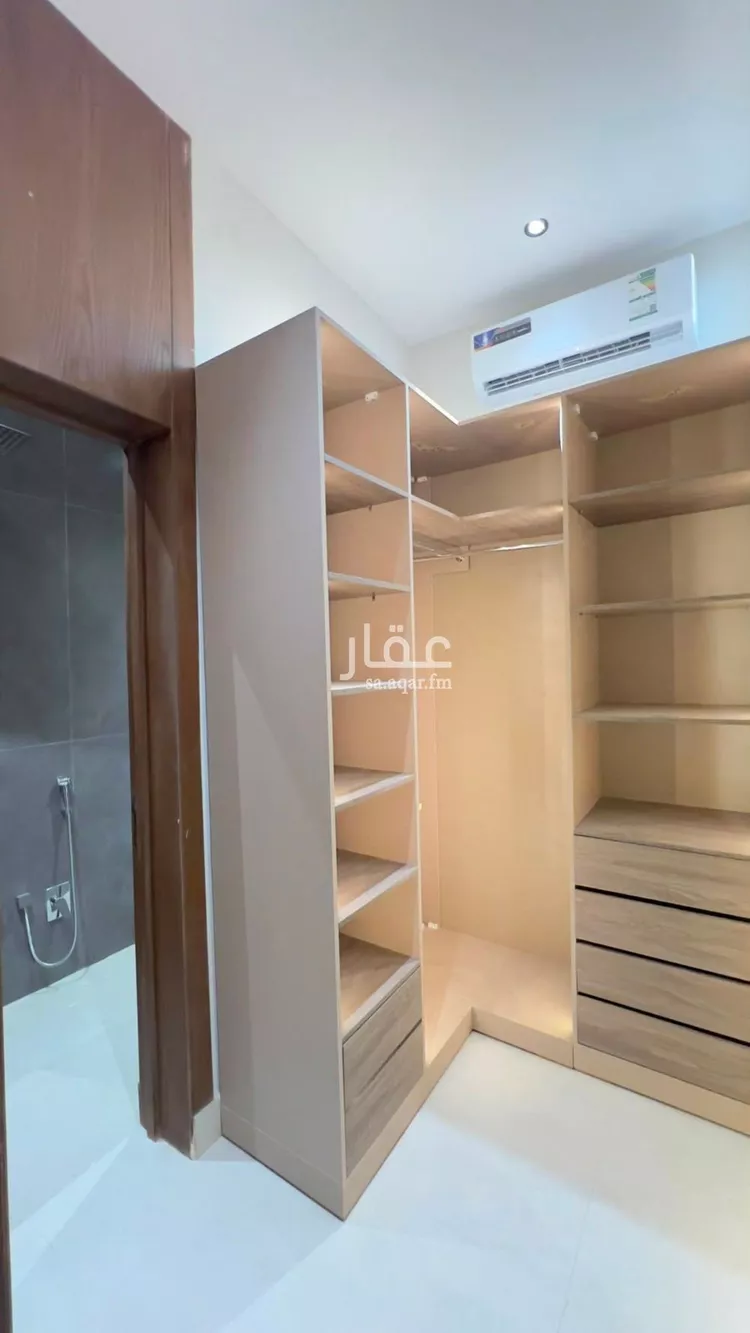 دور للبيع في شارع إسماعيل القيسي, حي عكاظ, مدينة الرياض, منطقة الرياض صورة 5