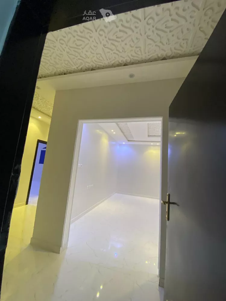 Floor for Rent in Riyadh Dhahrat Laban 4