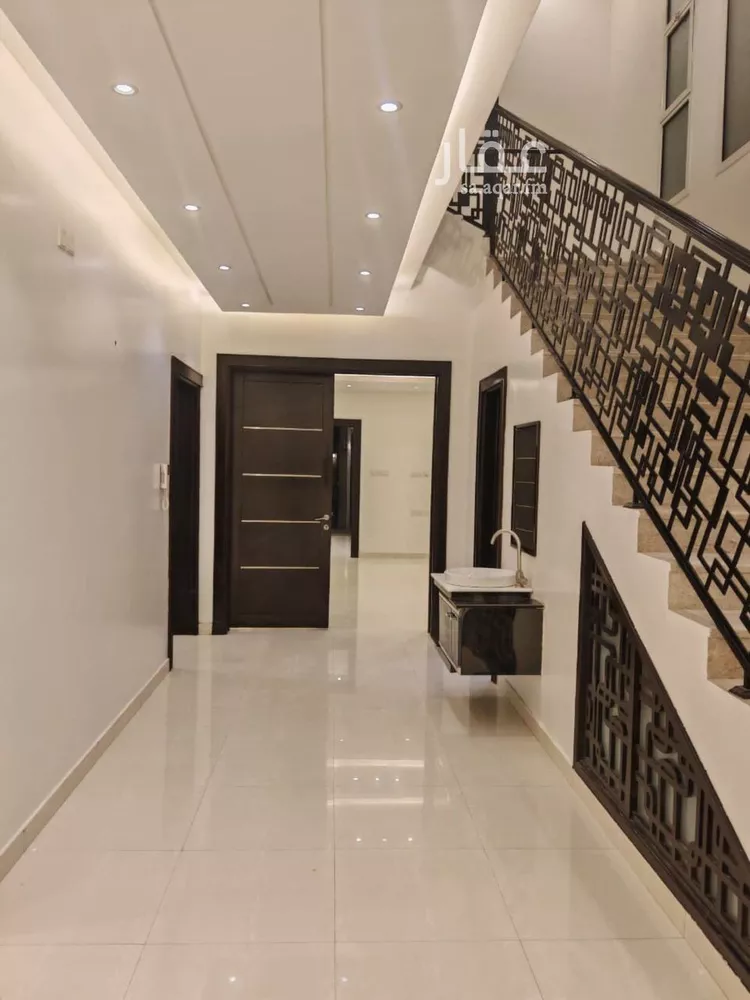 فيلا للبيع في شارع علي المذحجي, حي النرجس, مدينة الرياض, منطقة الرياض 1 صورة