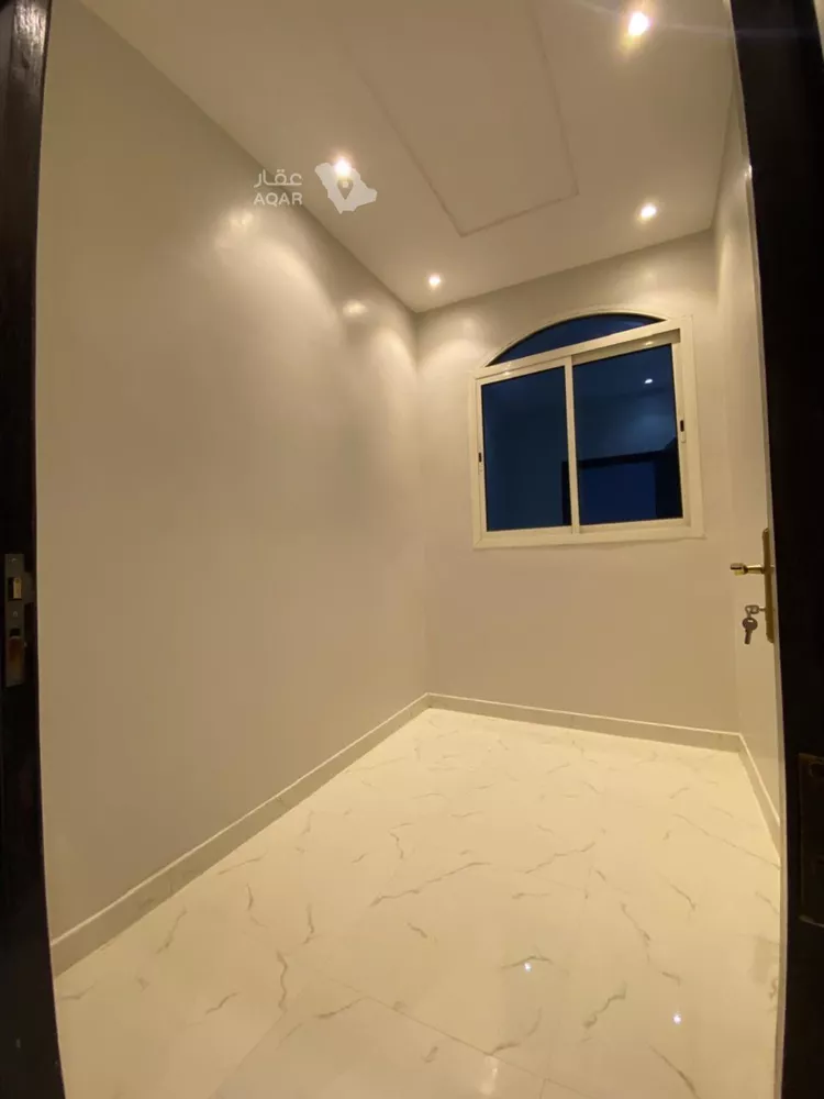 Floor for Rent in Riyadh Dhahrat Laban 12