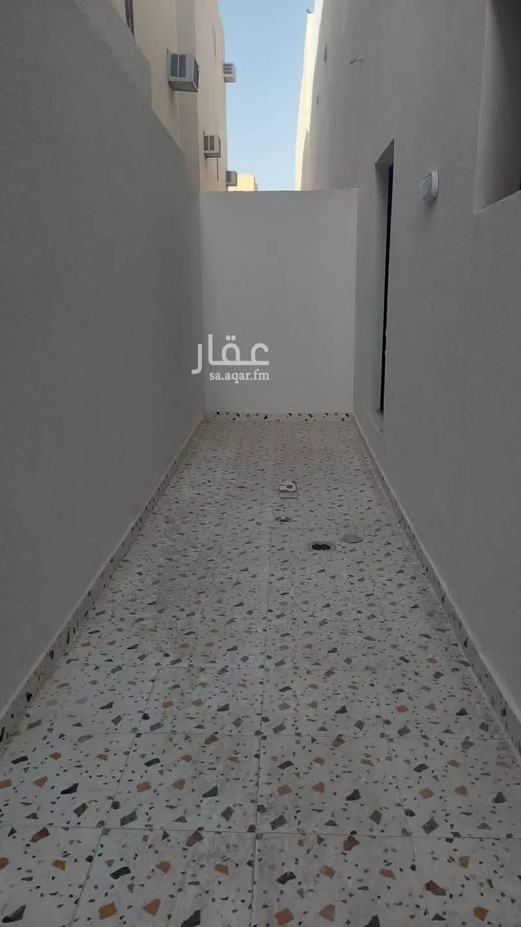 دور للبيع في شارع زياد الباهلي, حي العوالي, مدينة الرياض, منطقة الرياض 9