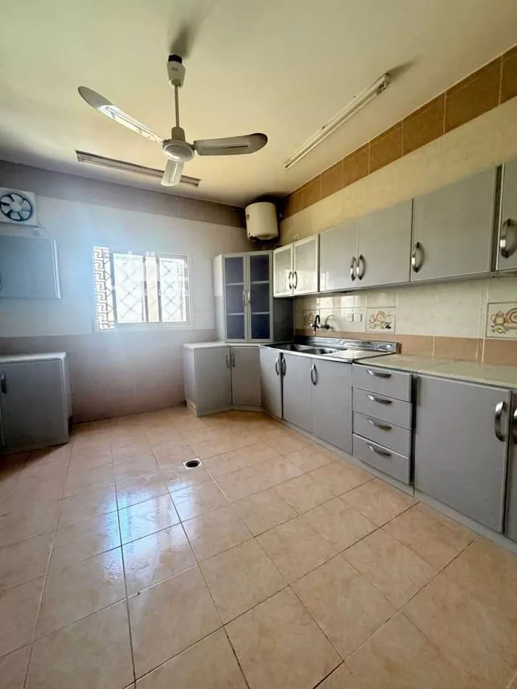 غرفة للإيجار في شارع 23967, حي الورود, مدينة خميس مشيط, منطقة عسير صورة 2
