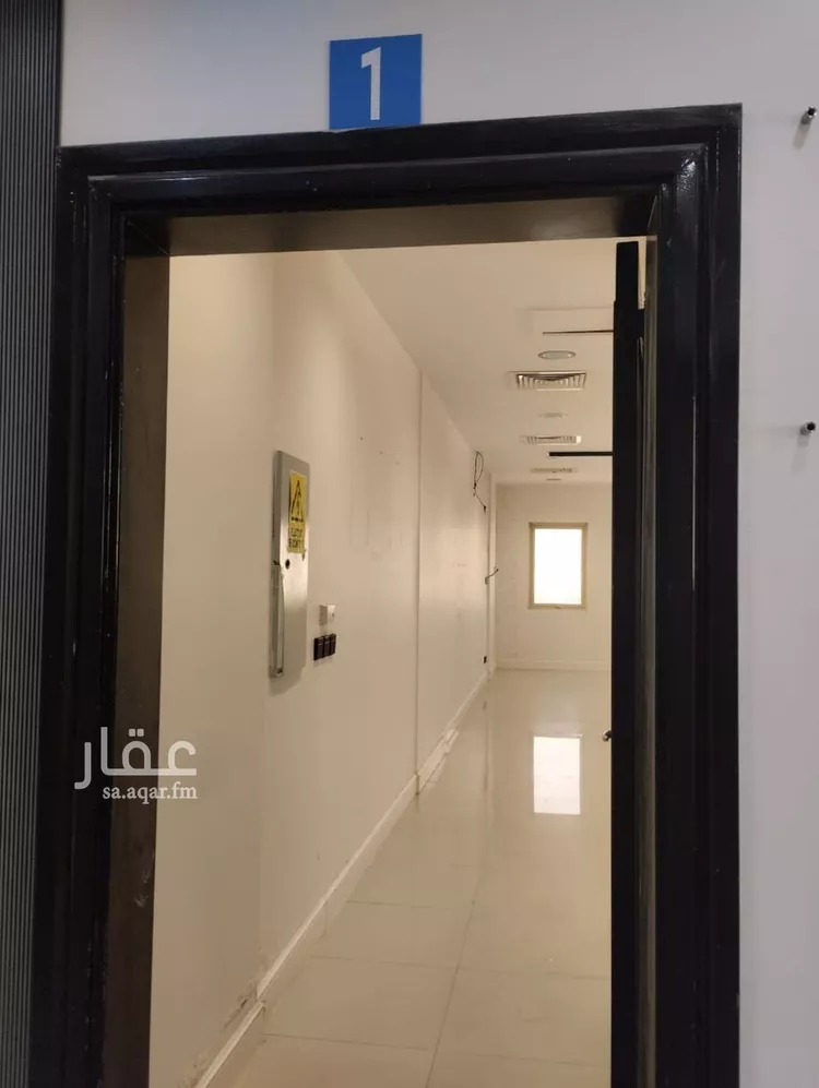مكتب تجاري للإيجار في شارع ابي بكر الصديق, حي النرجس, مدينة الرياض, منطقة الرياض صورة 2