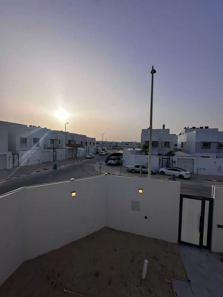 فيلا للإيجار في شارع الدائرة, حي الإسكان الجنوبي, مدينة الدمام, المنطقة الشرقية
