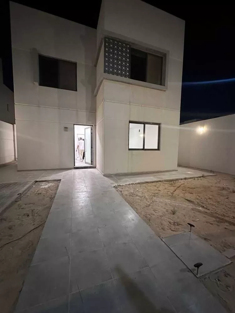 فيلا للإيجار في شارع الدائرة, حي الإسكان الجنوبي, مدينة الدمام, المنطقة الشرقية صورة 5