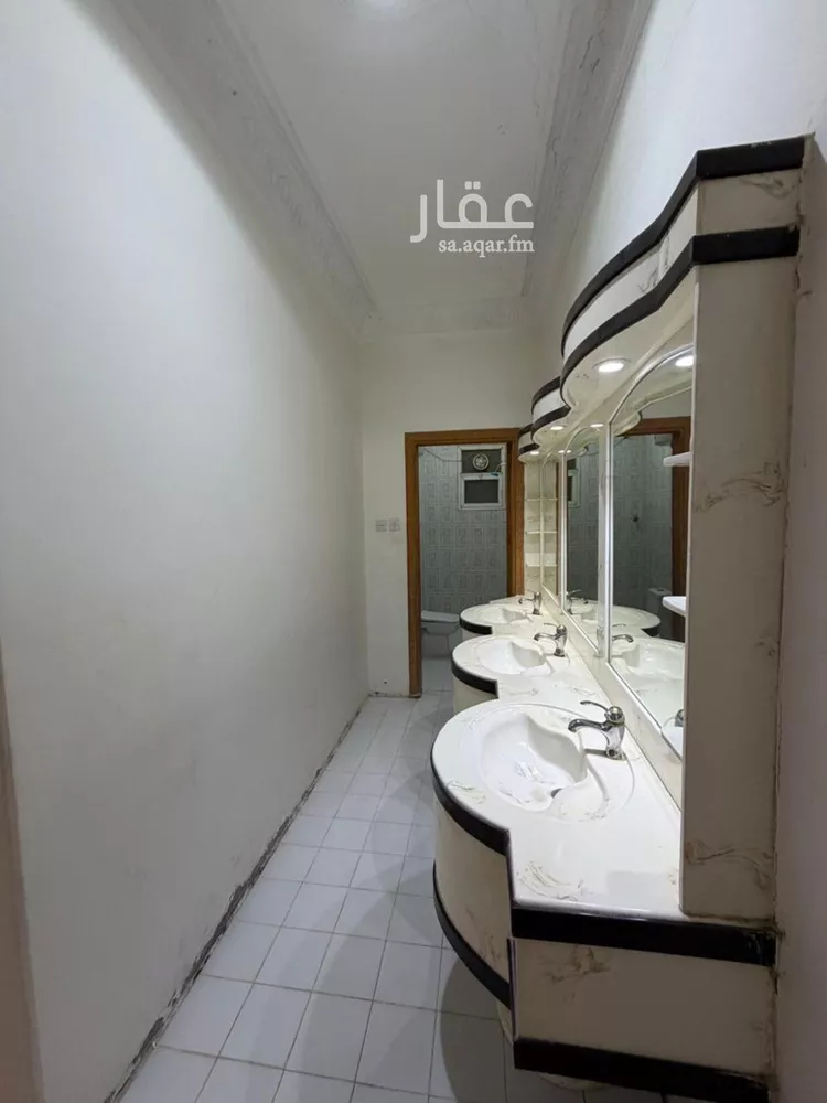 فيلا للبيع في شارع المنقلة, حي اليرموك, مدينة الرياض, منطقة الرياض 8