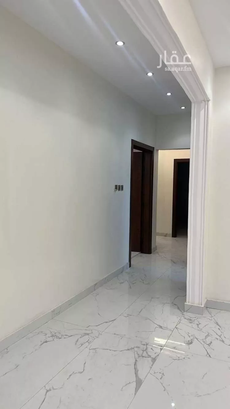 Floor for Sale in Riyadh Al Yarmouk 11