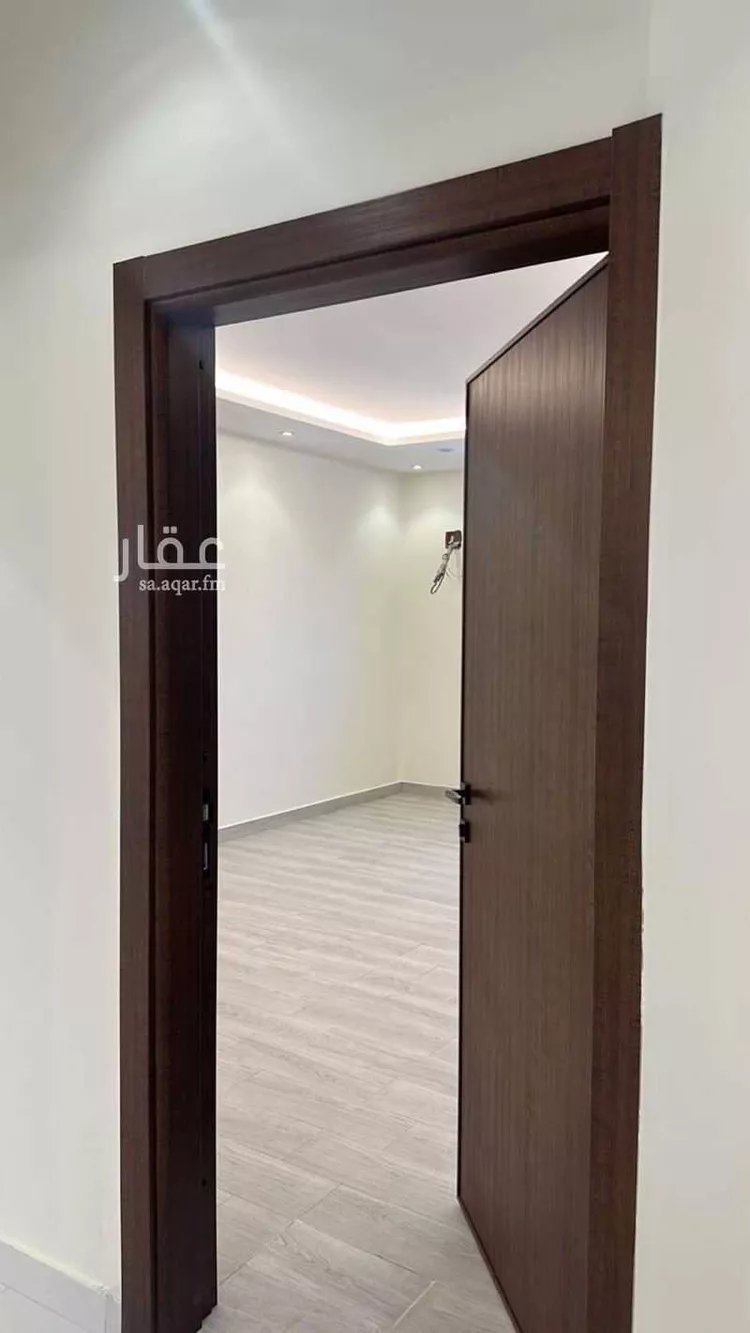 Floor for Sale in Riyadh Al Yarmouk 7