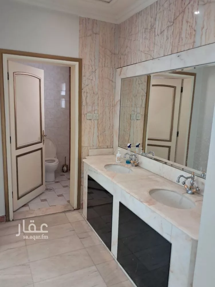 فيلا للإيجار في شارع البكرات, حي الرحمانية, مدينة الرياض, منطقة الرياض صورة 3