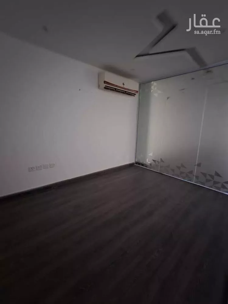 مكتب تجاري للإيجار في شارع ابي بكر الصديق الفرعي, حي المصيف, مدينة الرياض, منطقة الرياض