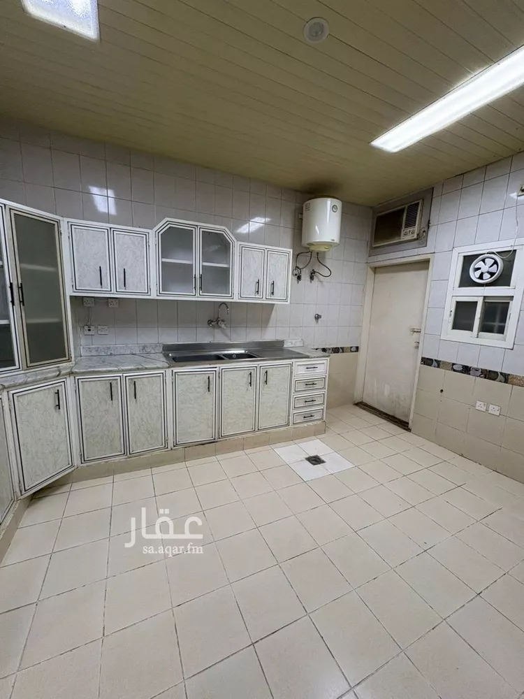 فيلا للإيجار في شارع عبدالمحسن السعدون, حي المروج, مدينة الرياض, منطقة الرياض صورة 2