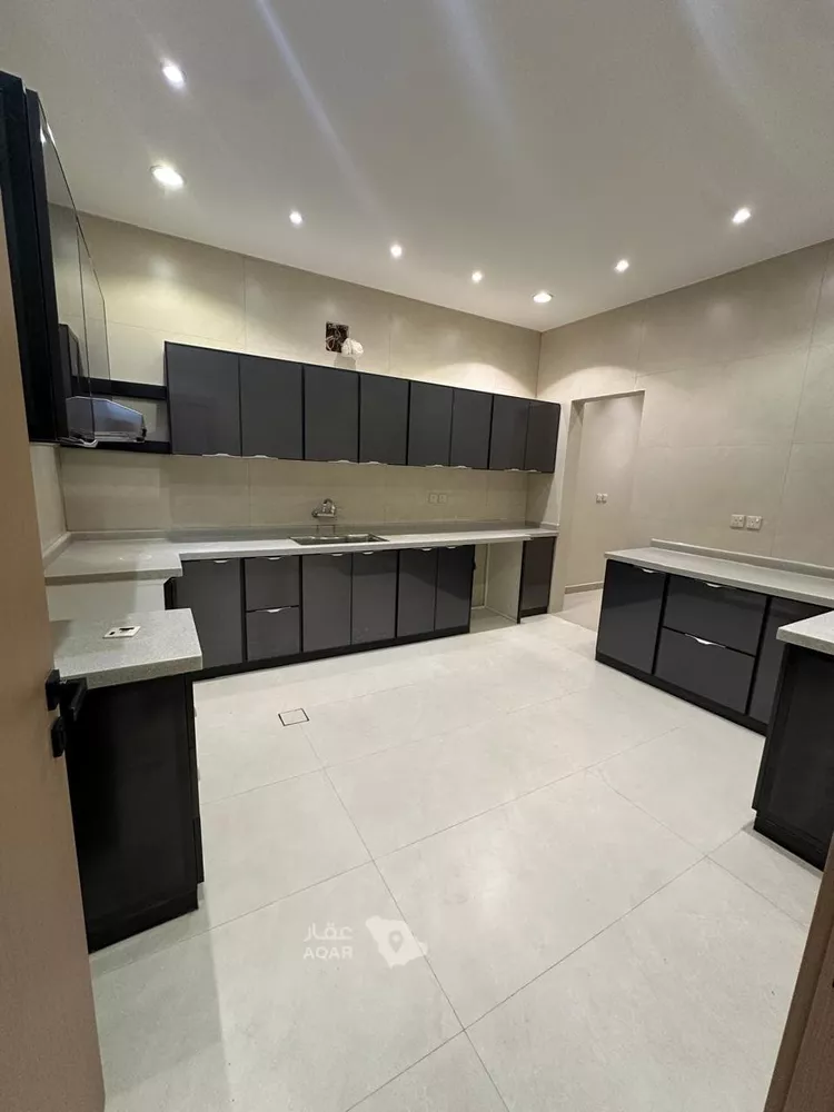 دور للبيع في شارع رقم 423, حي الملقا, مدينة الرياض, منطقة الرياض صورة 2