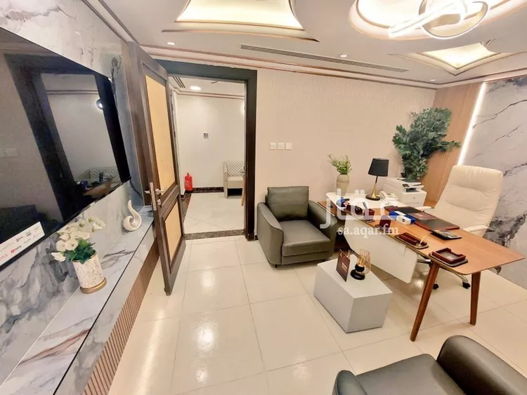 مكتب تجاري للإيجار في شارع التخصصي الفرعي, حي المحمدية, مدينة الرياض, منطقة الرياض