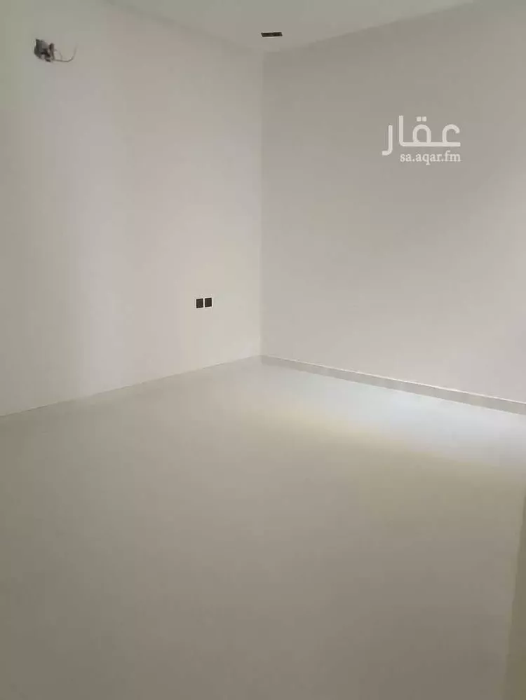 Floor for Sale in Riyadh Al Janadriyah 7