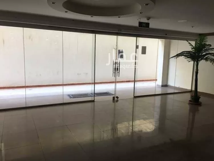 مكتب تجاري للإيجار في شارع الثامن والعشرون, حي العزيزية, مدينة الدمام, المنطقة الشرقية صورة 2