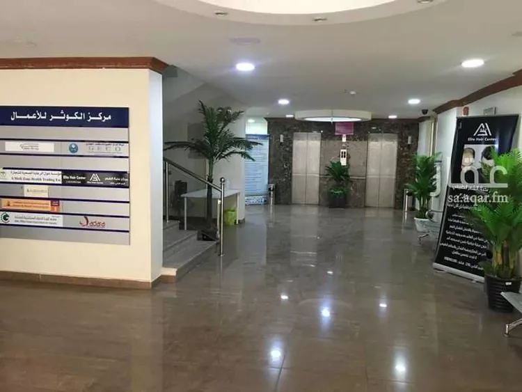 مكتب تجاري للإيجار في شارع الثامن والعشرون, حي العزيزية, مدينة الدمام, المنطقة الشرقية