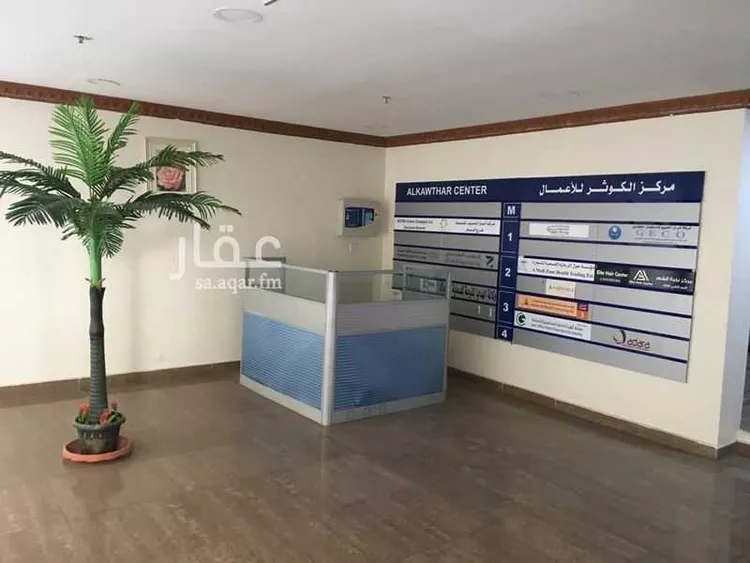 مكتب تجاري للإيجار في شارع الثامن والعشرون, حي العزيزية, مدينة الدمام, المنطقة الشرقية صورة 2